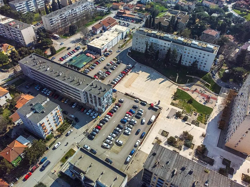 Apartment Luna Pula 0*,  Croatia