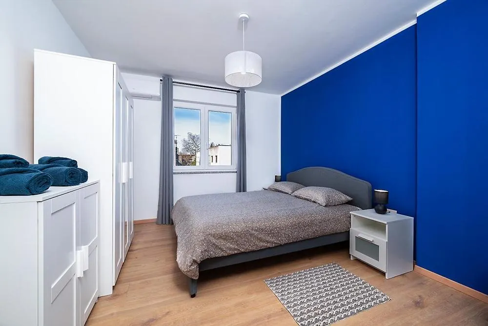 Apartment Luna Pula 0*,